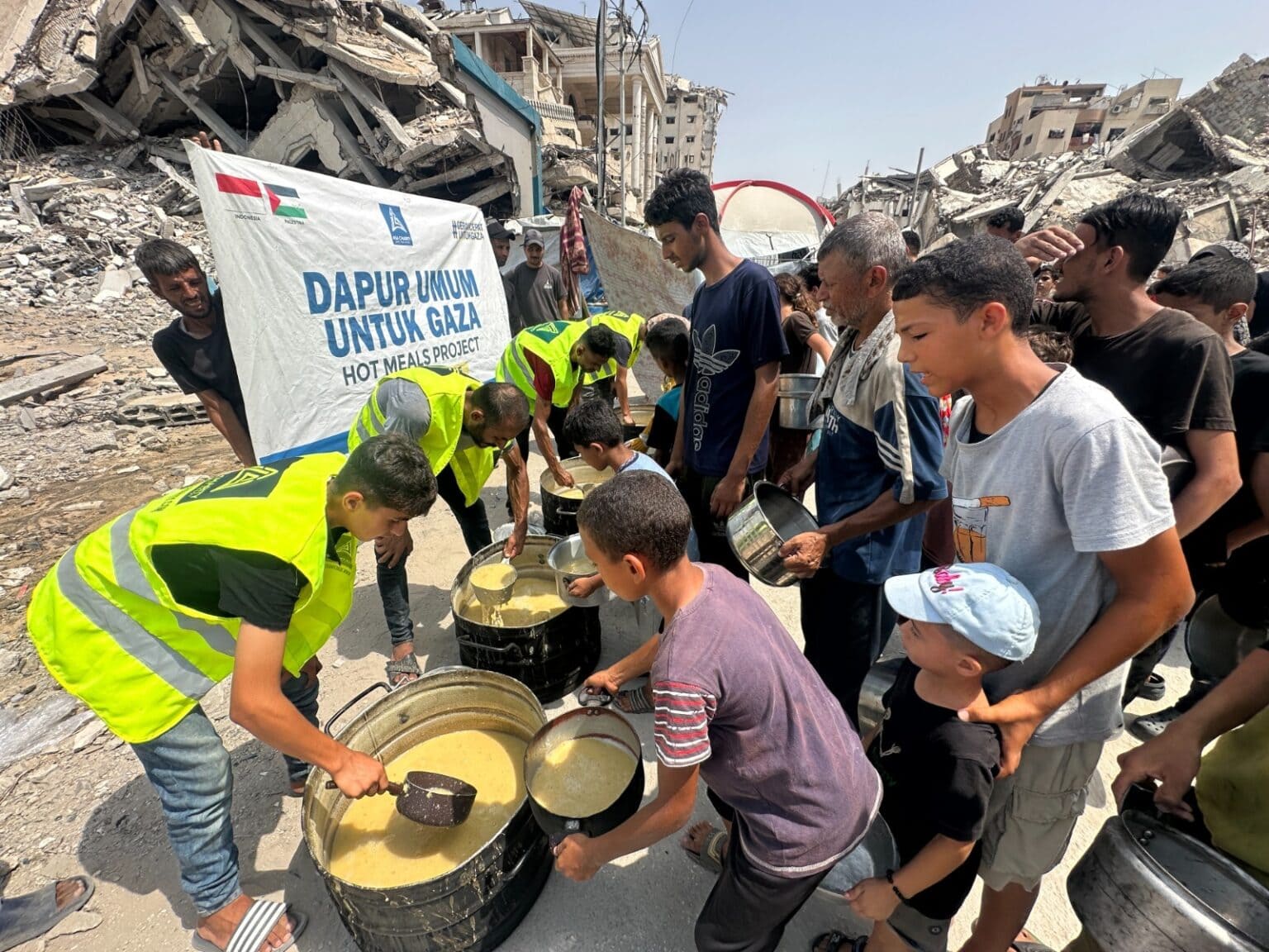 ASA Charity Salurkan Bantuan Dapur Umum untuk Pengungsi Gaza