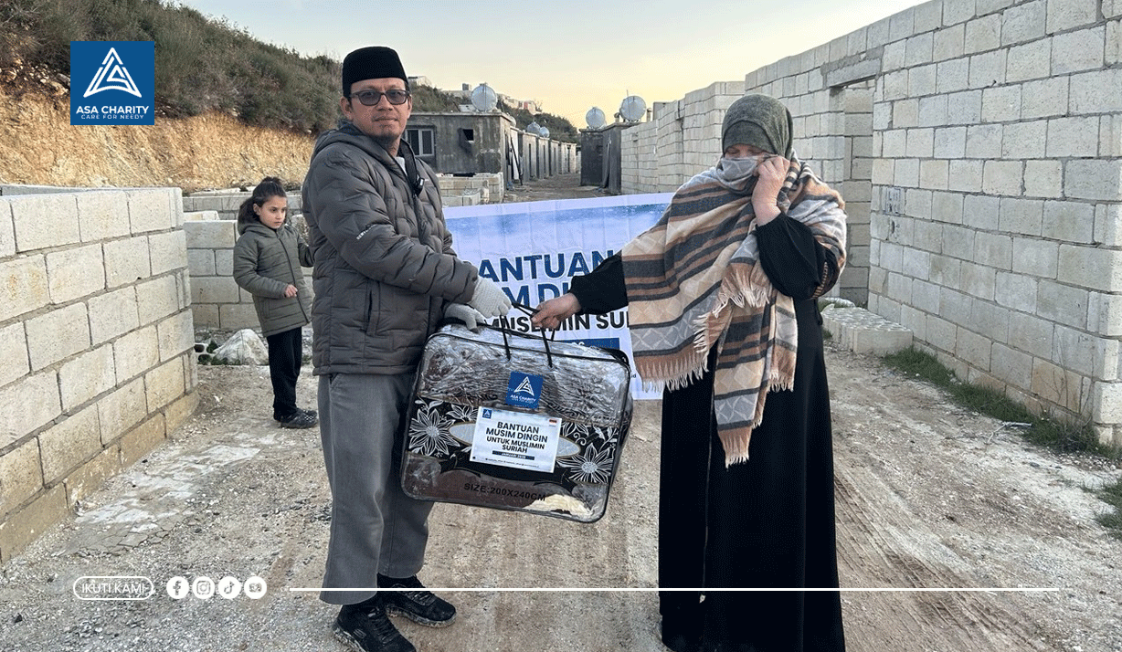 PENYALURAN BANTUAN SELIMUT UNTUK SURIAH
